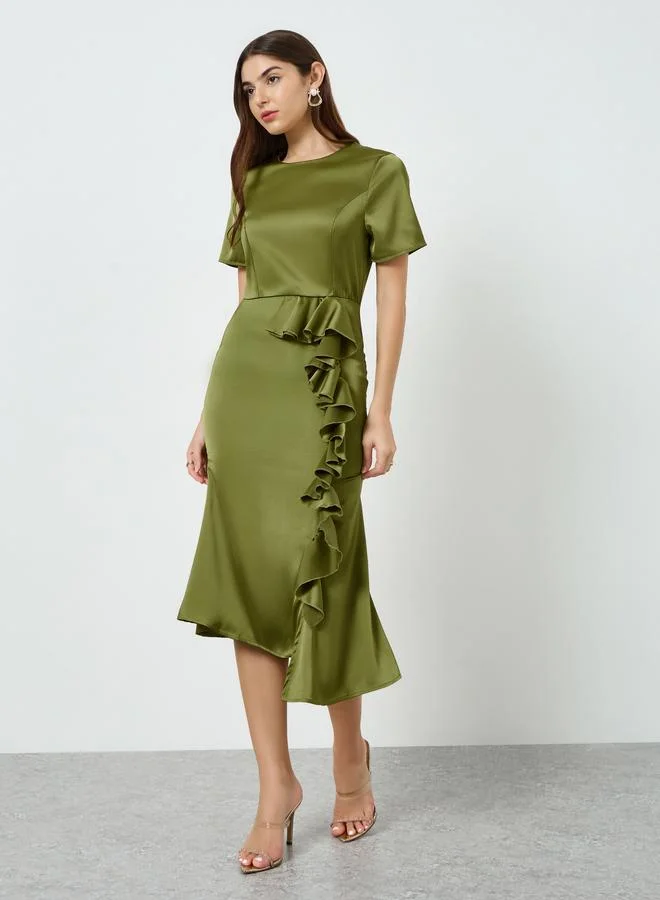 Styli Women Green Ruffle Detail Sheath Midi Dress